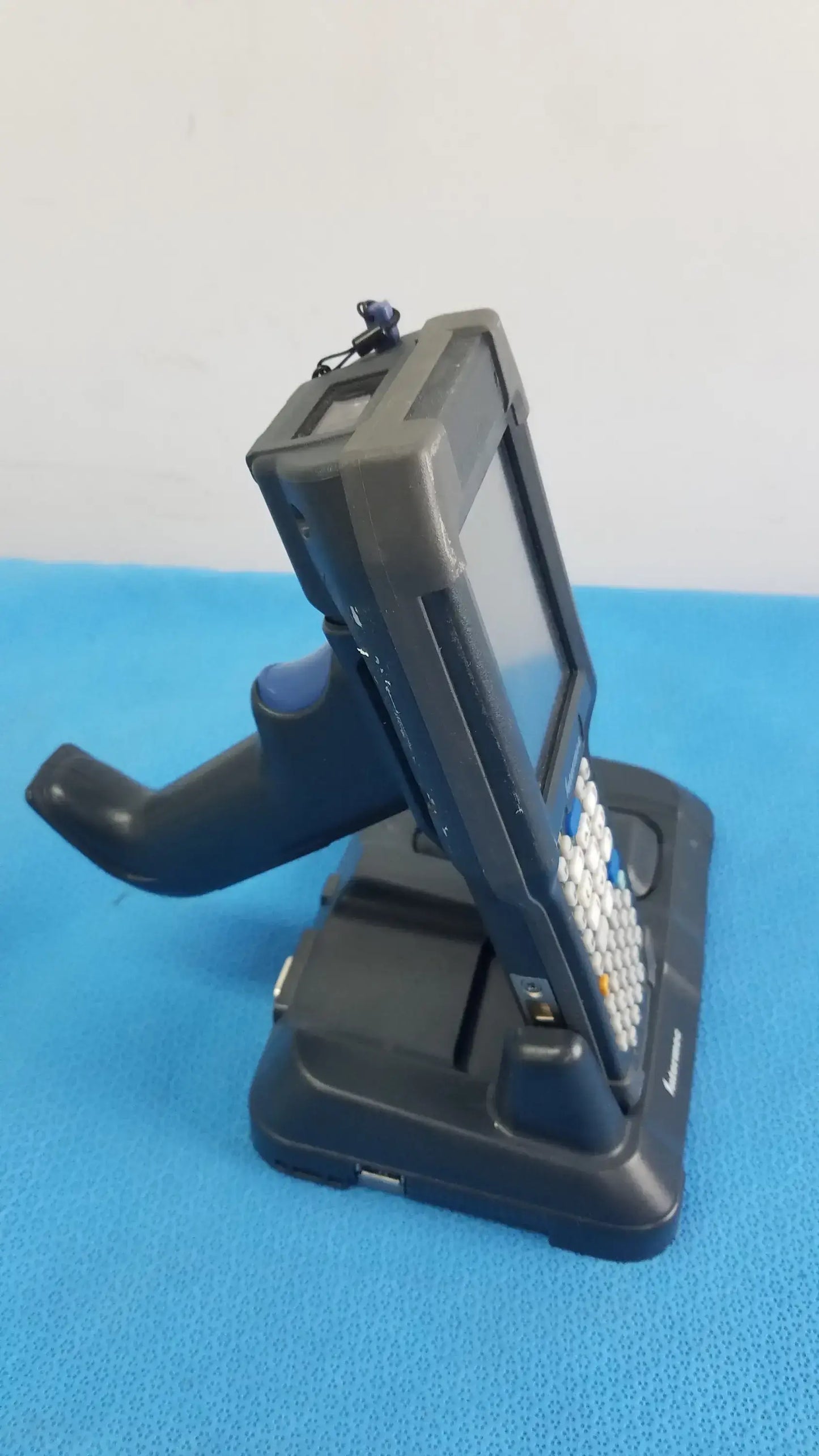 Intermec CK3X Wireless Barcode Scanner With AD20 Charging Base Wireless Barcode Scanner, second-hand product photo 2