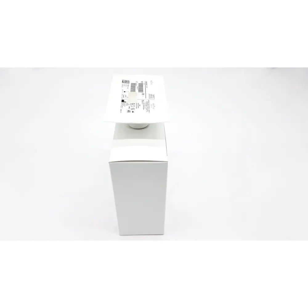 White rectangular cardboard box with shipping label for intuitive da vinci xi universal seal 5-12mm ref 470500
