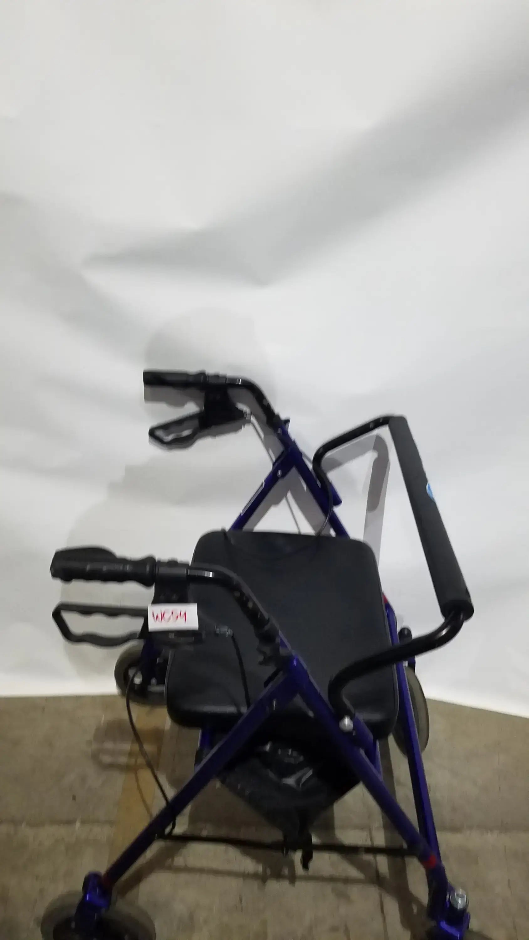 Reuse Medical Equipment Invacare 4-Wheel Rollator Walker with Seat Walkers, second-hand product photo 7