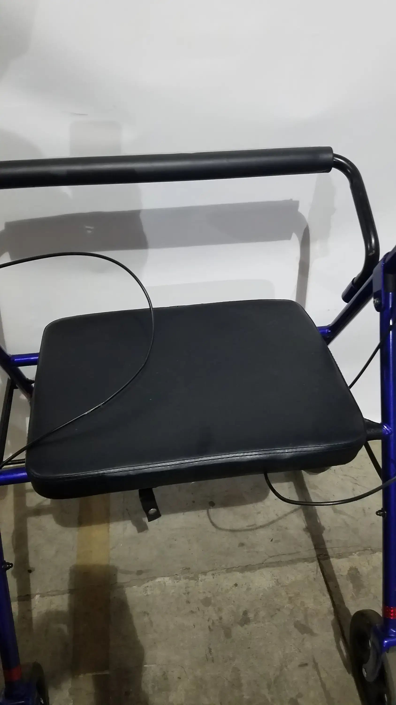 Reuse Medical Equipment Invacare 4-Wheel Rollator Walker with Seat Walkers, second-hand product photo 8