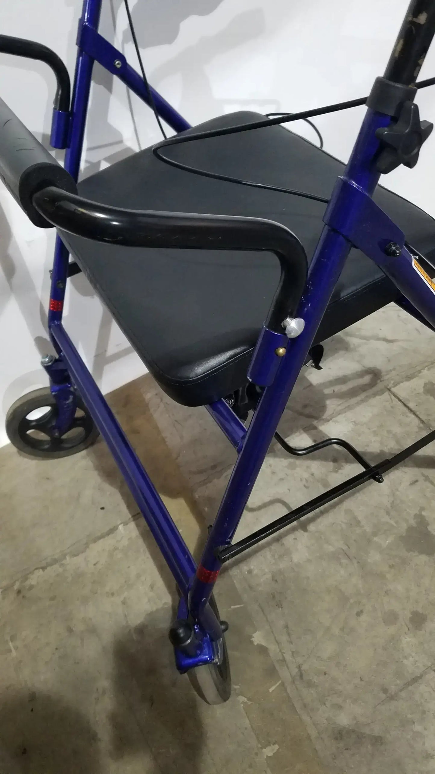 Reuse Medical Equipment Invacare 4-Wheel Rollator Walker with Seat Walkers, second-hand product photo 15