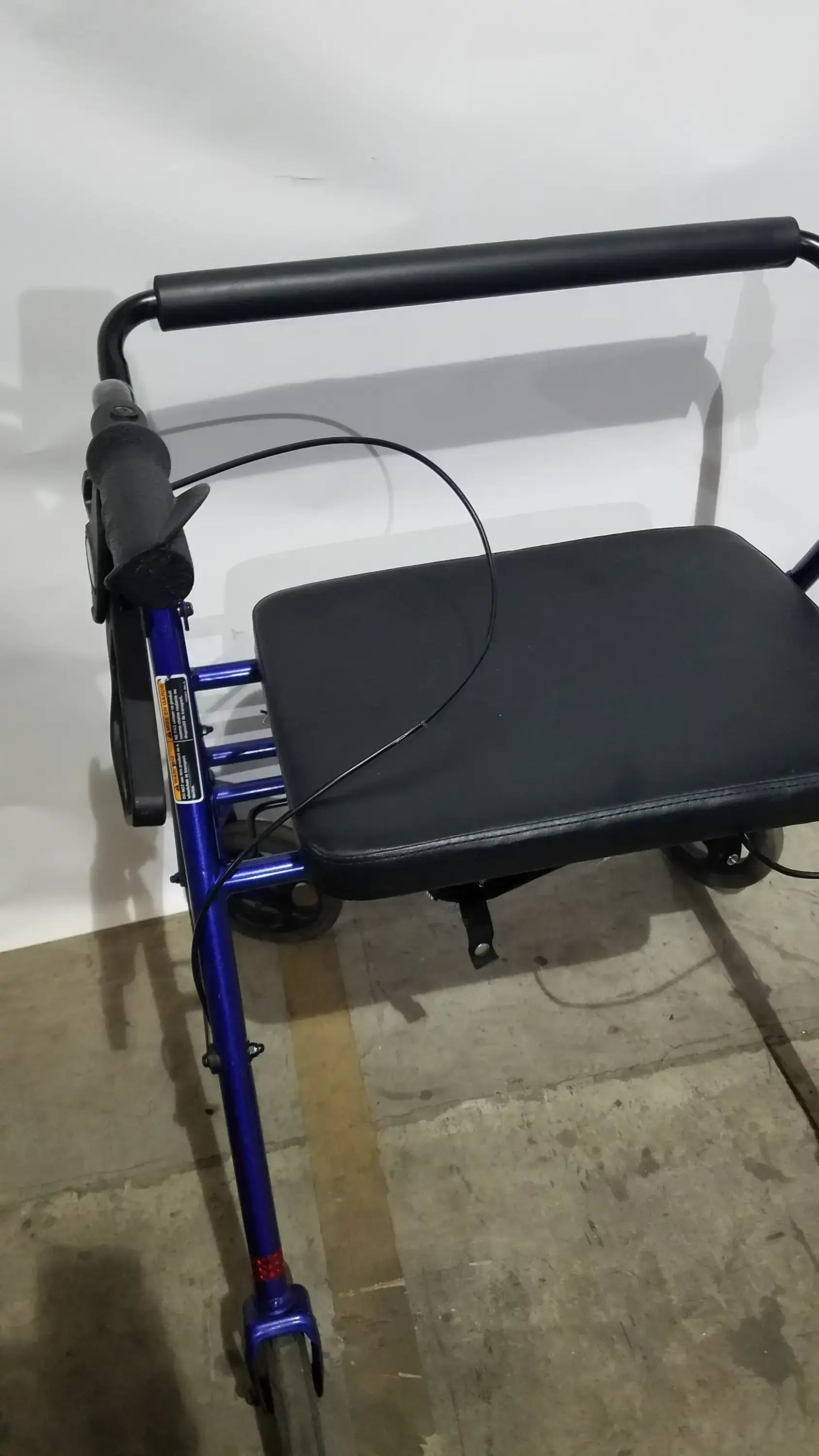 Reuse Medical Equipment Invacare 4-Wheel Rollator Walker with Seat Walkers, second-hand product photo 9