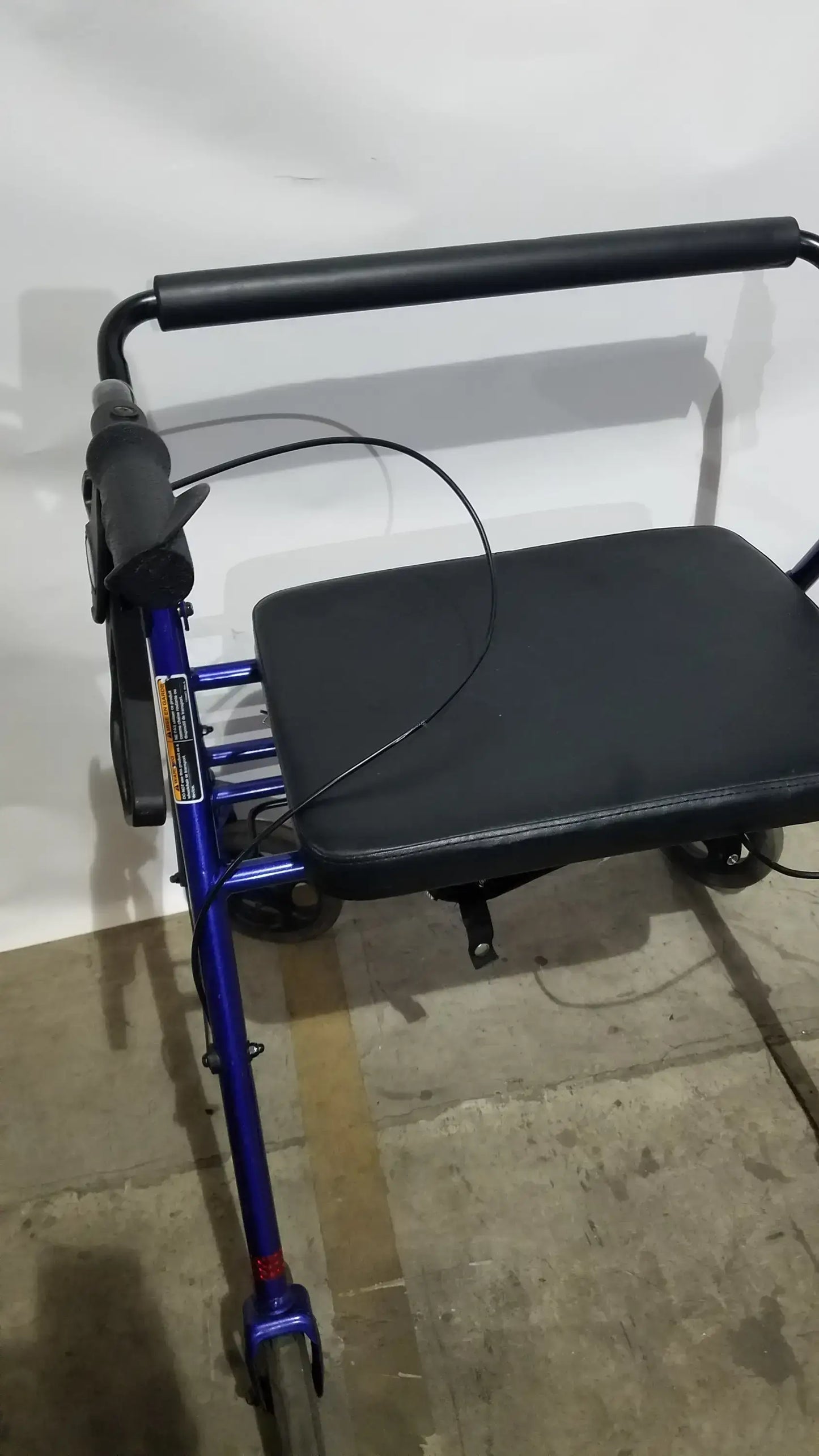 Reuse Medical Equipment Invacare 4-Wheel Rollator Walker with Seat Walkers, second-hand product photo 9