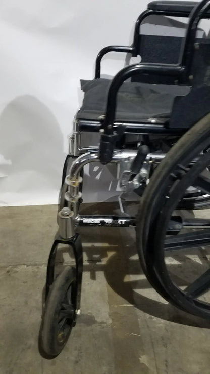 Reuse Medical Equipment Invacare 9000 XT Manual Wheelchair Folding Heavy Duty Mobility Medical Chair Wheelchairs, second-hand product photo 10