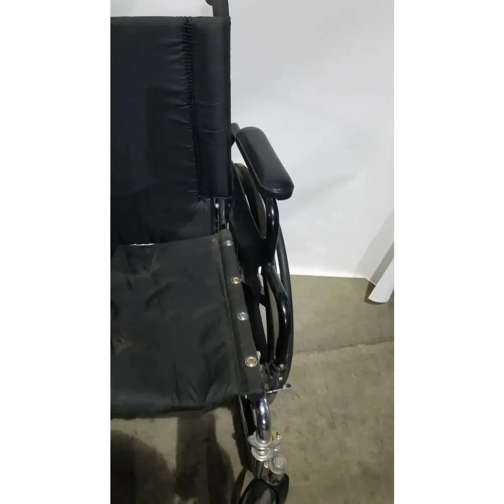 Reuse Medical Equipment Invacare 9000 XT Manual Wheelchair Folding Heavy Duty Mobility Medical Chair Wheelchairs, second-hand product photo 15