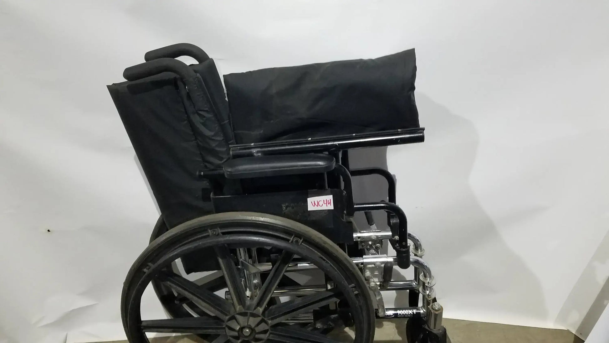 Reuse Medical Equipment Invacare 9000 XT Manual Wheelchair Folding Heavy Duty Mobility Medical Chair Wheelchairs, second-hand product photo 20