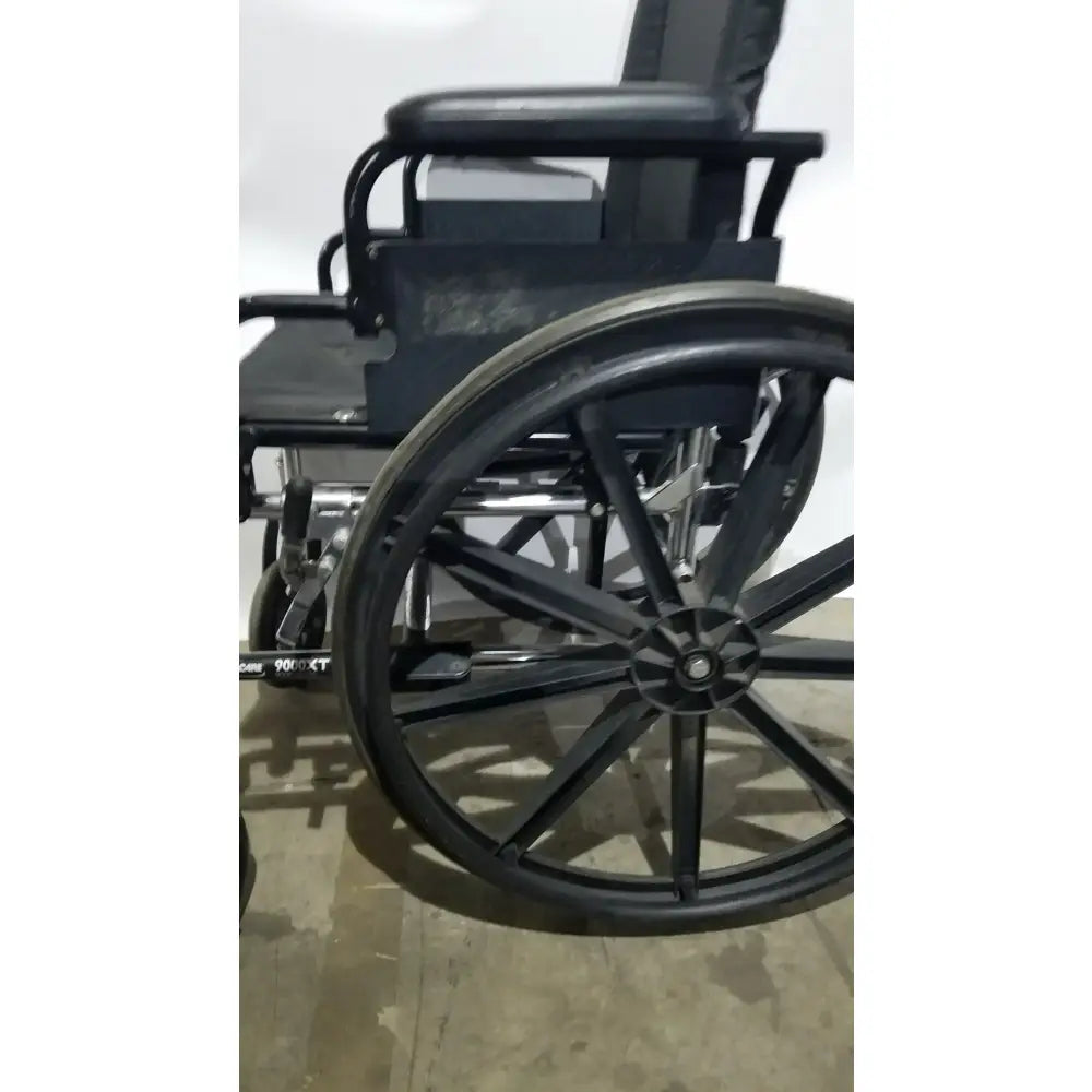 Reuse Medical Equipment Invacare 9000 XT Manual Wheelchair Folding Heavy Duty Mobility Medical Chair Wheelchairs, second-hand product photo 9