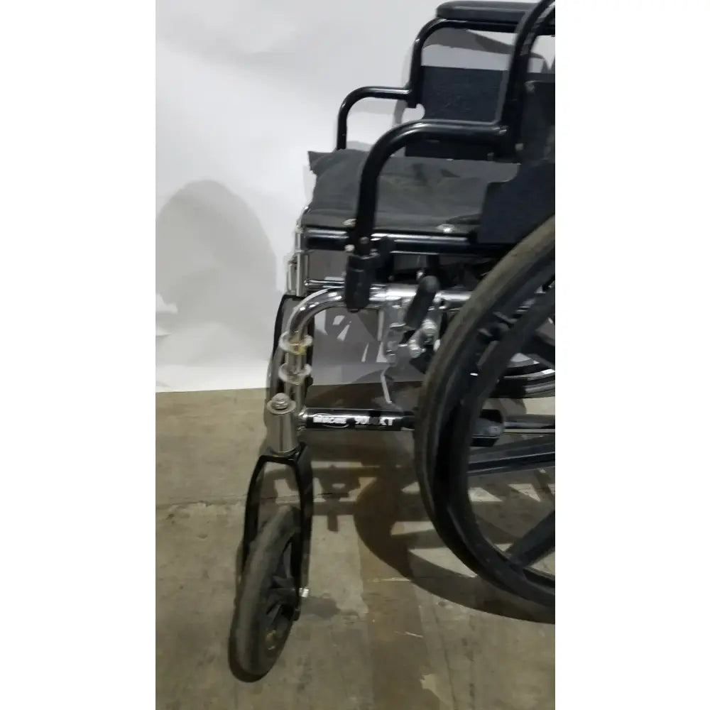 Reuse Medical Equipment Invacare 9000 XT Manual Wheelchair Folding Heavy Duty Mobility Medical Chair Wheelchairs, second-hand product photo 10
