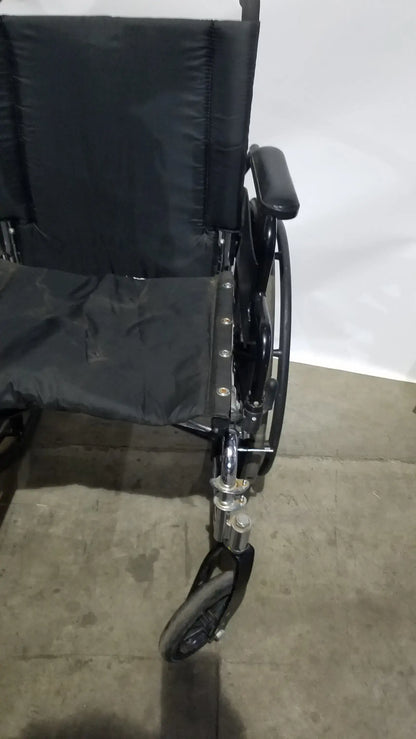 Reuse Medical Equipment Invacare 9000 XT Manual Wheelchair Folding Heavy Duty Mobility Medical Chair Wheelchairs, second-hand product photo 14
