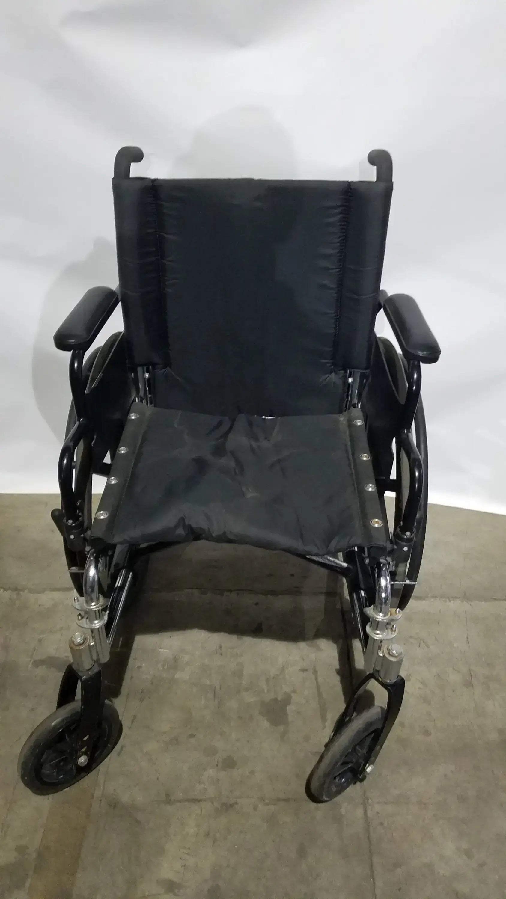 Reuse Medical Equipment Invacare 9000 XT Manual Wheelchair Folding Heavy Duty Mobility Medical Chair Wheelchairs, second-hand product photo 13