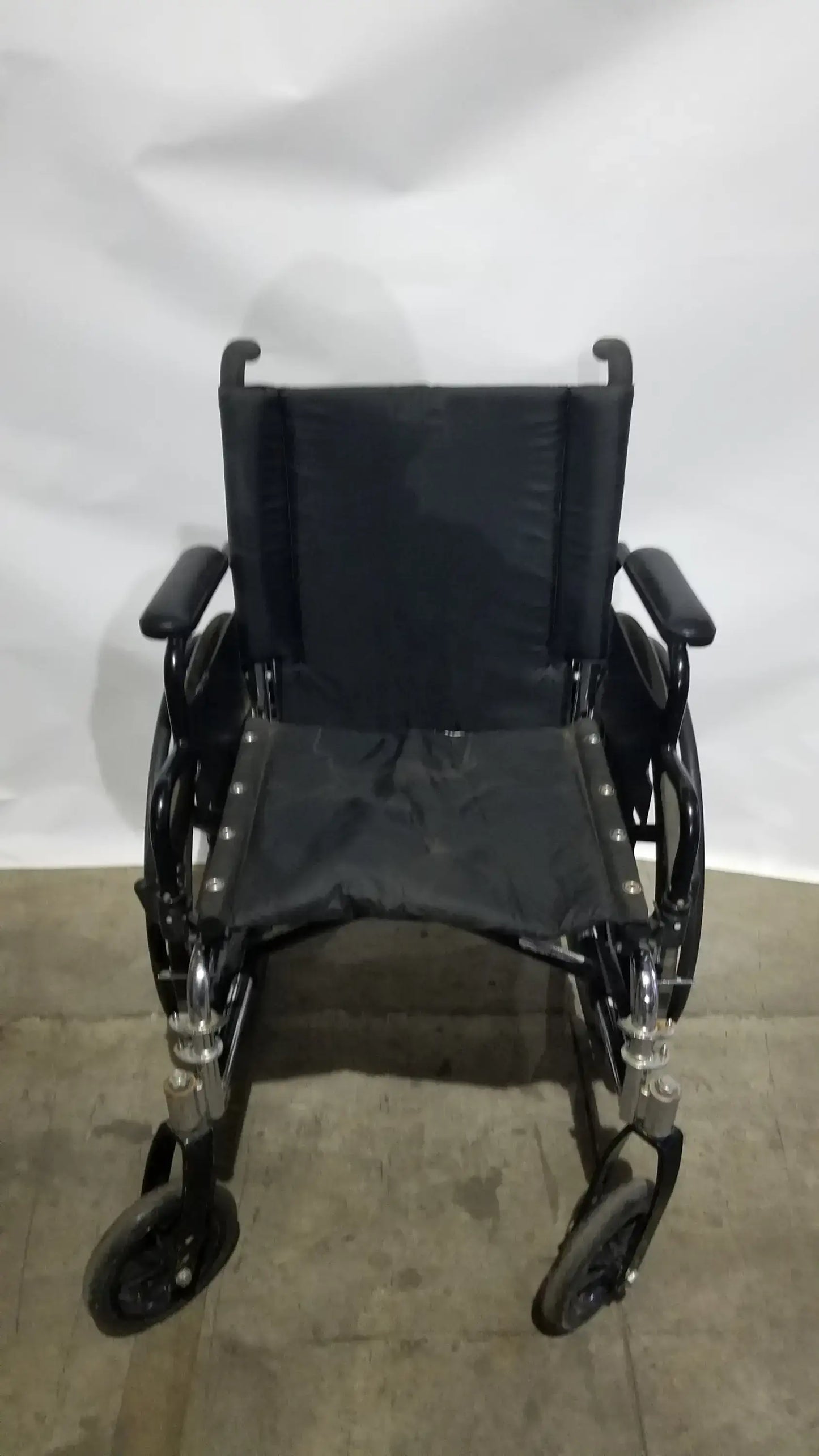 Reuse Medical Equipment Invacare 9000 XT Manual Wheelchair Folding Heavy Duty Mobility Medical Chair Wheelchairs, second-hand product photo 19