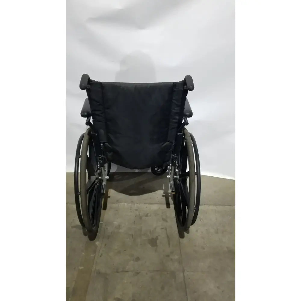 Reuse Medical Equipment Invacare 9000 XT Manual Wheelchair Folding Heavy Duty Mobility Medical Chair Wheelchairs, second-hand product photo 6
