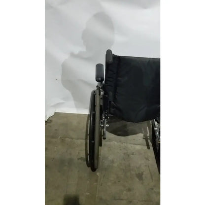 Reuse Medical Equipment Invacare 9000 XT Manual Wheelchair Folding Heavy Duty Mobility Medical Chair Wheelchairs, second-hand product photo 4