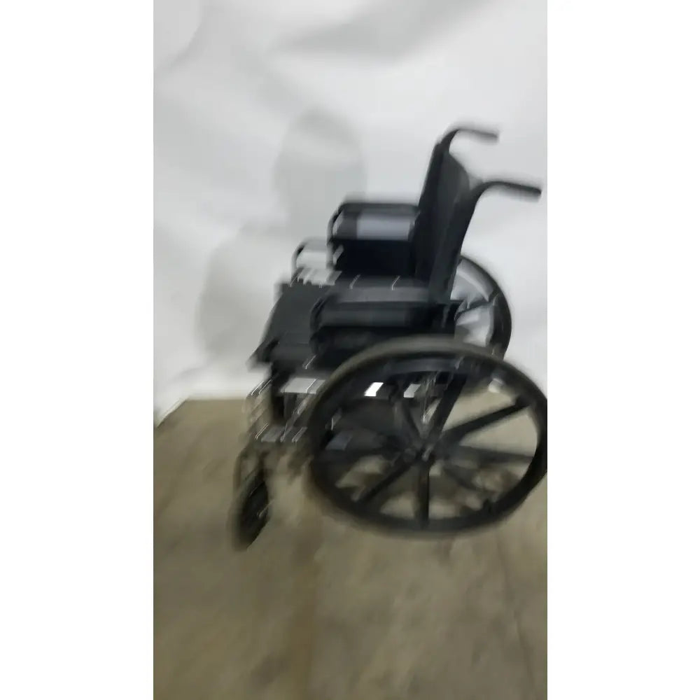 Reuse Medical Equipment Invacare 9000 XT Manual Wheelchair Folding Heavy Duty Mobility Medical Chair Wheelchairs, second-hand product photo 12