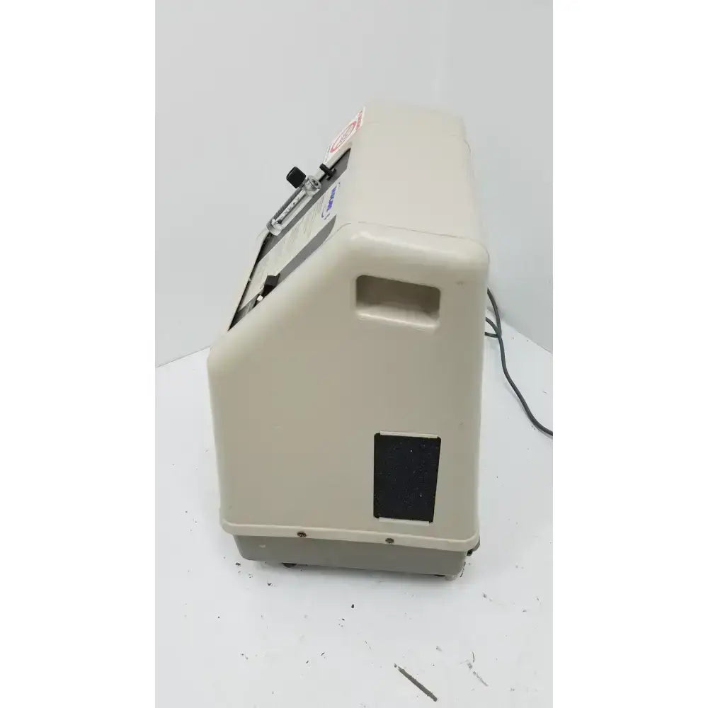 Invacare Concentrrator Oxygen Concentrator, second-hand product photo 3
