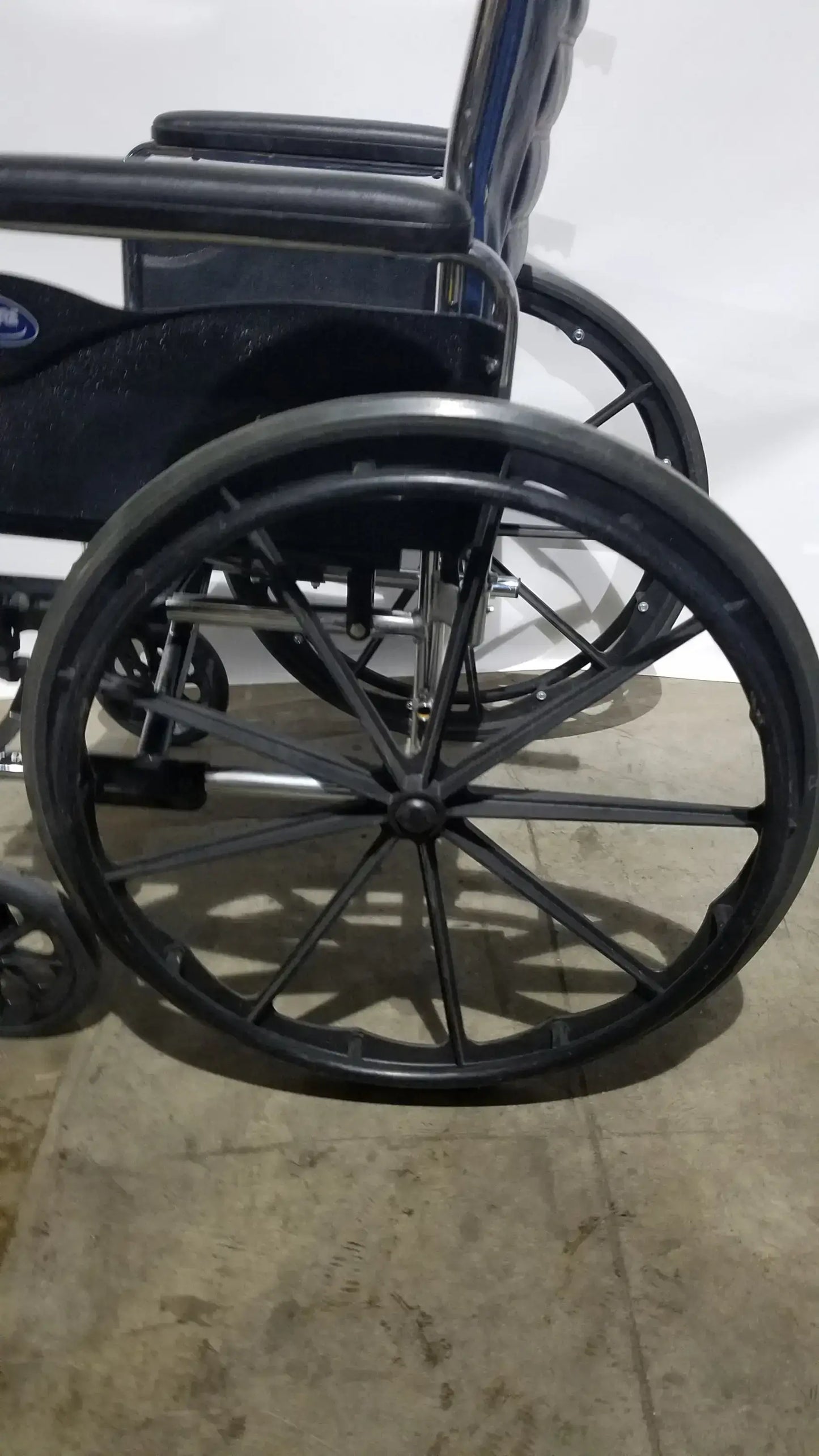 Reuse Medical Equipment Invacare Tracer EX2 Folding Manual Wheelchair Wheelchairs, second-hand product photo 10