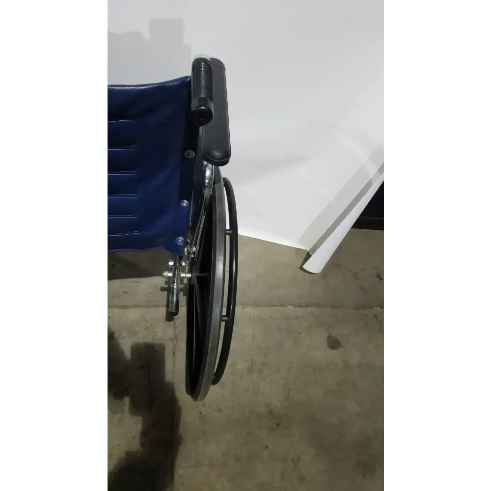 Reuse Medical Equipment Invacare Tracer EX2 Folding Manual Wheelchair Wheelchairs, second-hand product photo 2