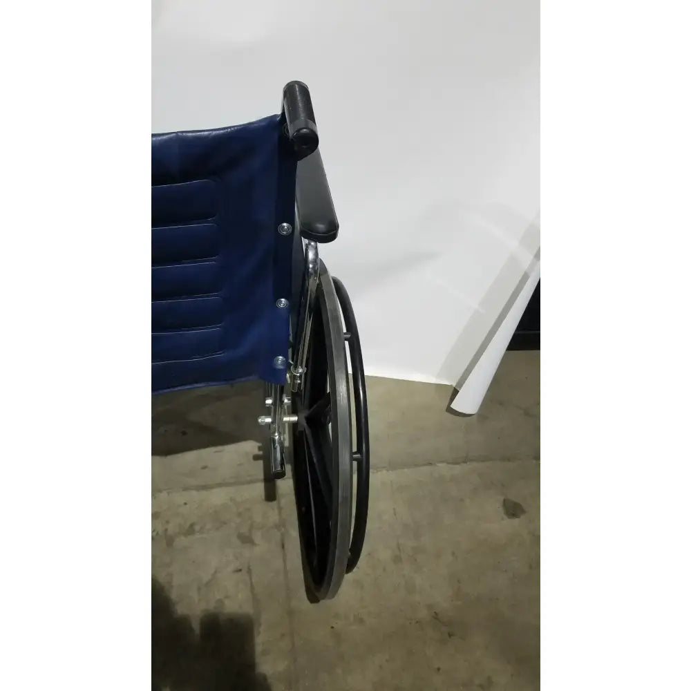 Reuse Medical Equipment Invacare Tracer EX2 Folding Manual Wheelchair Wheelchairs, second-hand product photo 3
