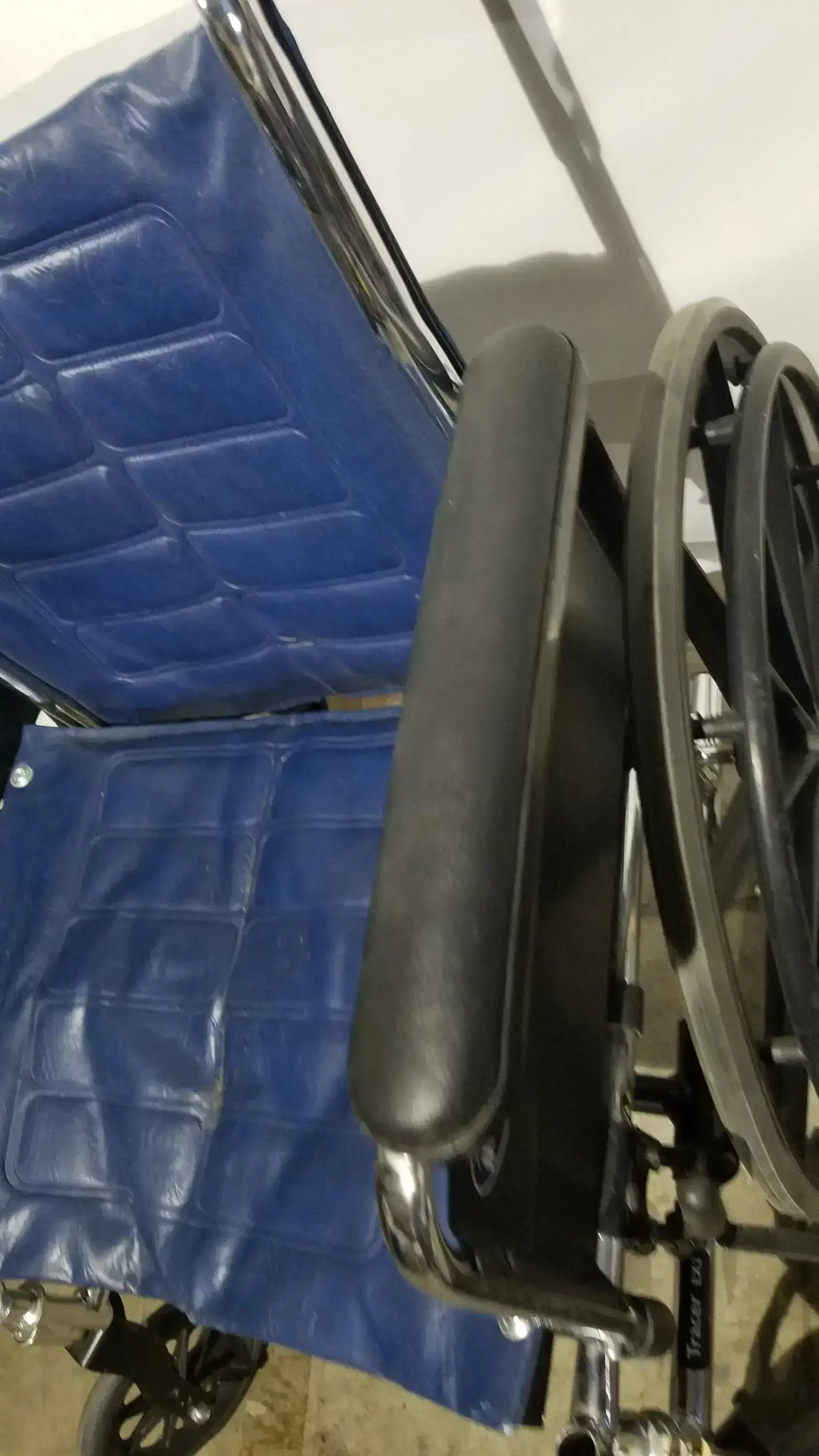 Reuse Medical Equipment Invacare Tracer EX2 Folding Manual Wheelchair Wheelchairs, second-hand product photo 14