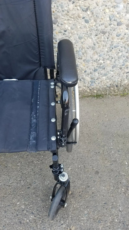 Reuse Medical Equipment Invacare Tracer SX5 Black Wheelchair Armrests Wheelchairs, second-hand product photo 12