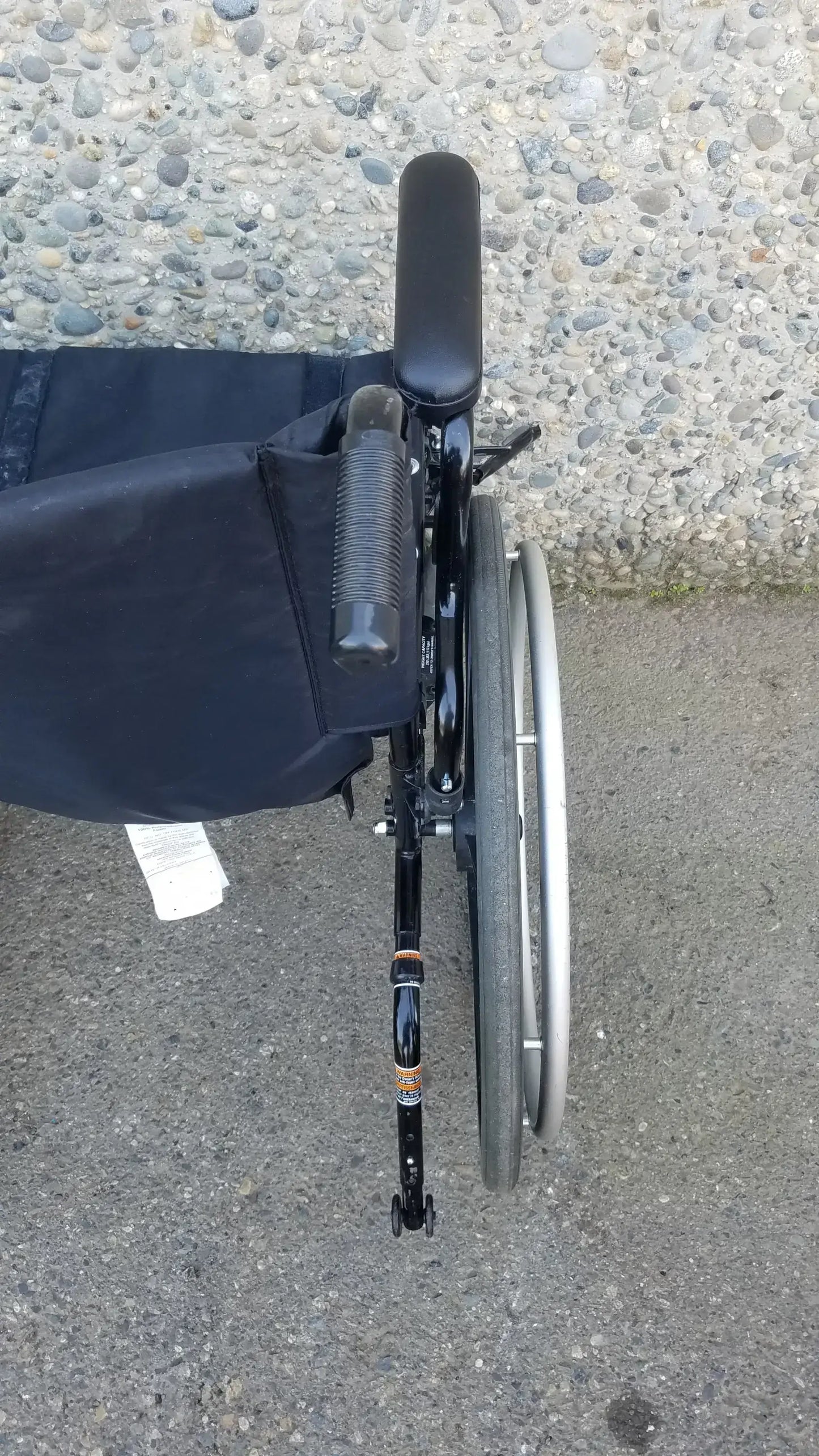 Reuse Medical Equipment Invacare Tracer SX5 Black Wheelchair Armrests Wheelchairs, second-hand product photo 2