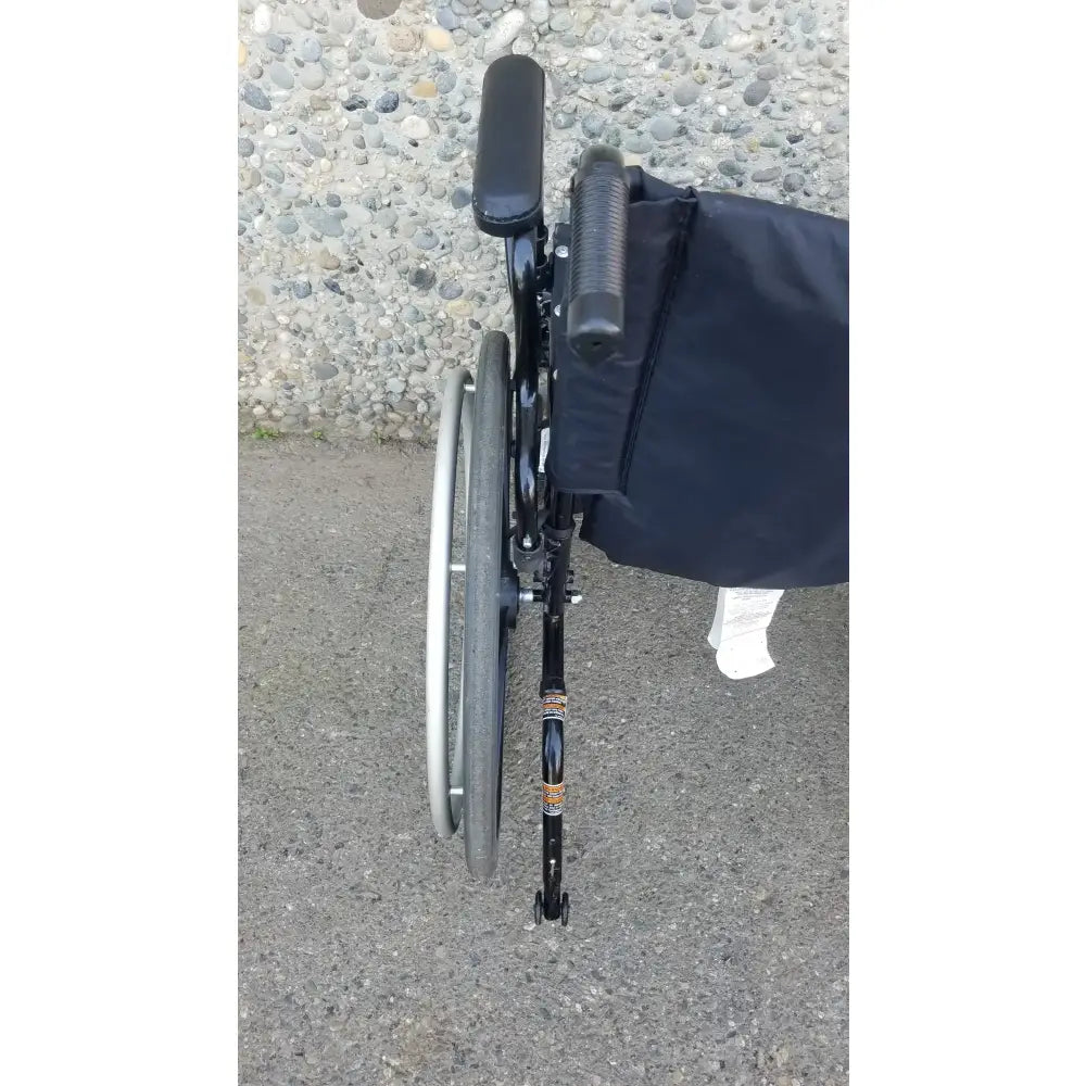 Reuse Medical Equipment Invacare Tracer SX5 Black Wheelchair Armrests Wheelchairs, second-hand product photo 3