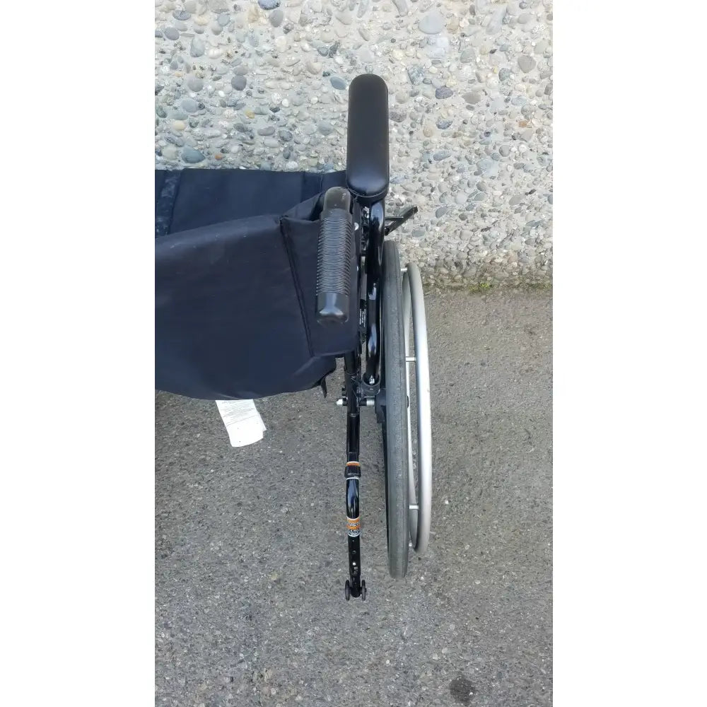 Reuse Medical Equipment Invacare Tracer SX5 Black Wheelchair Armrests Wheelchairs, second-hand product photo 2