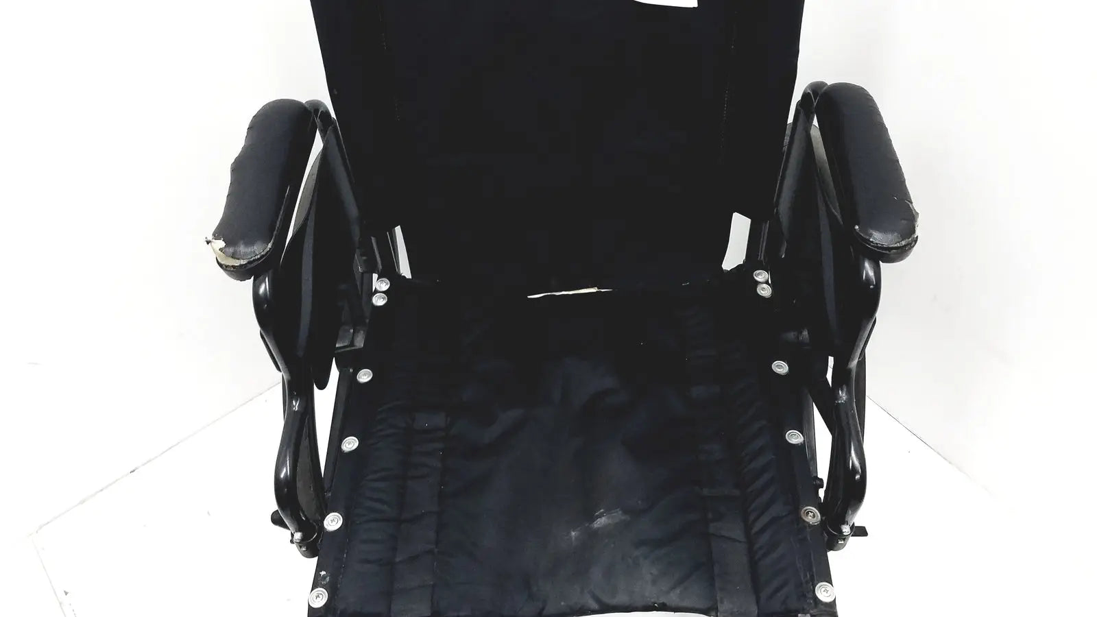 Reuse Medical Invacare Tracer SX5 Manual Wheelchair for Adults Standard Folding Other Mobility Equipment, second-hand product photo 1