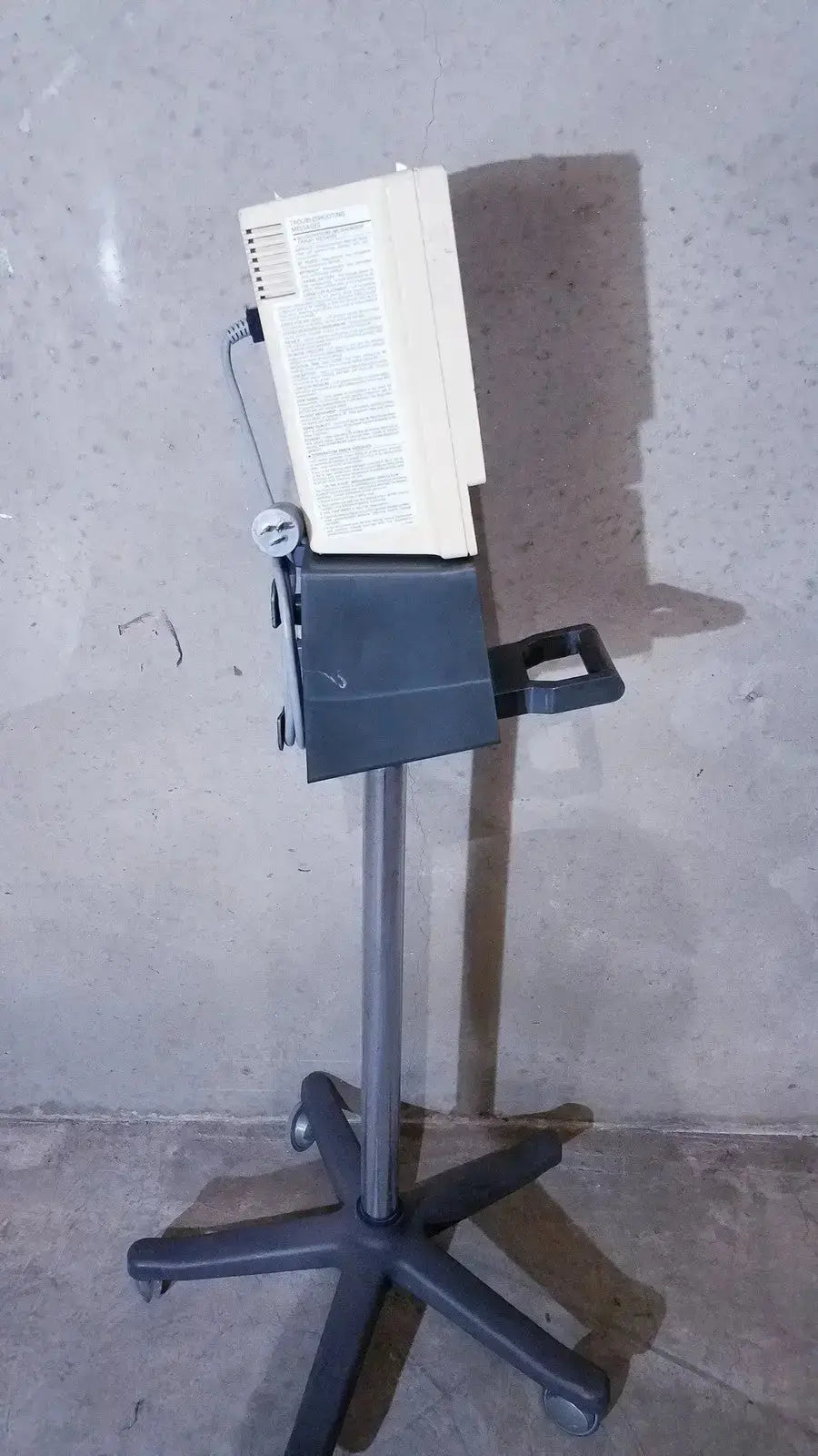 IVAC Corporation Vital Check 4200 With Stand Vital Signs Monitor, second-hand product photo 4