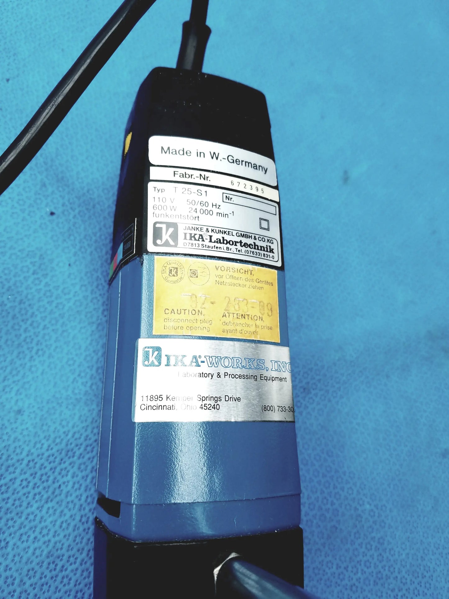 Blue and black janke & kunkel t25-s1 ika ultra turrax homogenizer disperser used in medical equipment applications