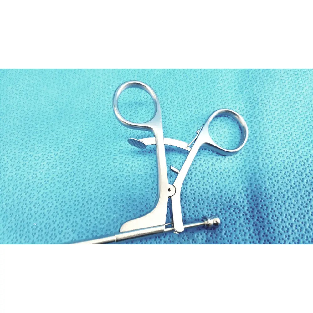 Jarit 600-400 stainless steel laparoscopiic clamp with polished silver finish and ergonomic handle design