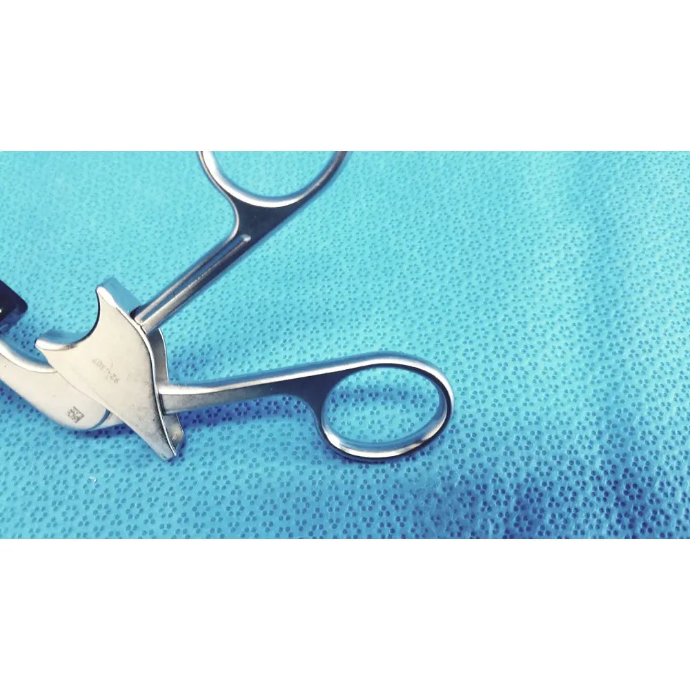 Jarit 610-140 Roto-Lok stainless steel clamp with a curved ergonomic handle and distinctive u-shaped steel blade