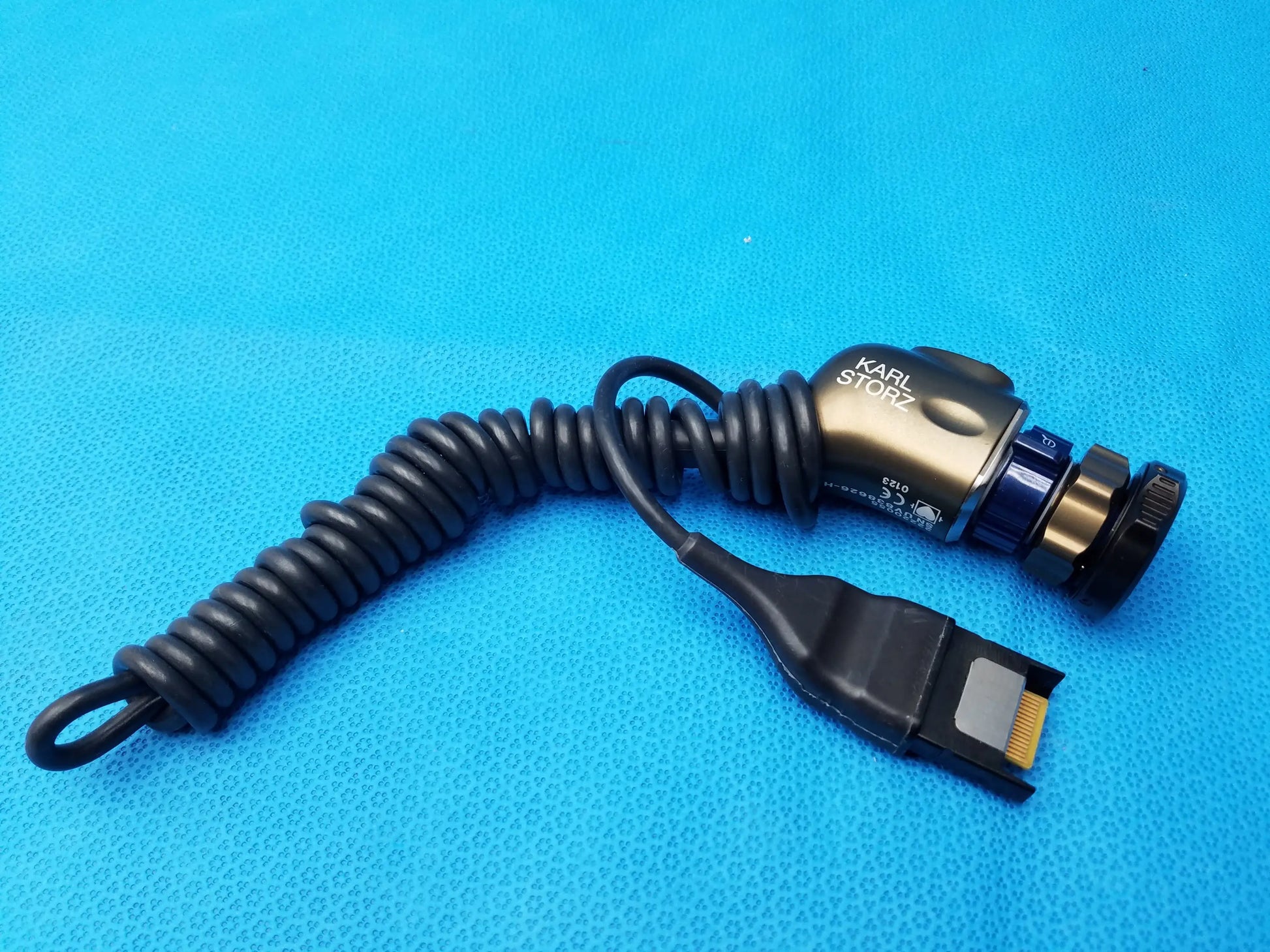 Karl storz 22220055 hd camera head with gold precision imaging component and black coiled cable for endoscopy