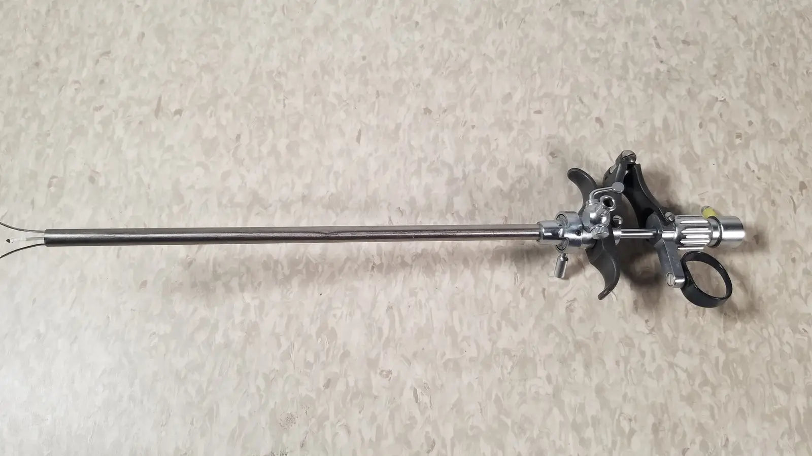 Reuse Medical Karl Storz 27094P Optical Kidney Stone Grasper Laparoscopic Instruments, second-hand product photo 1