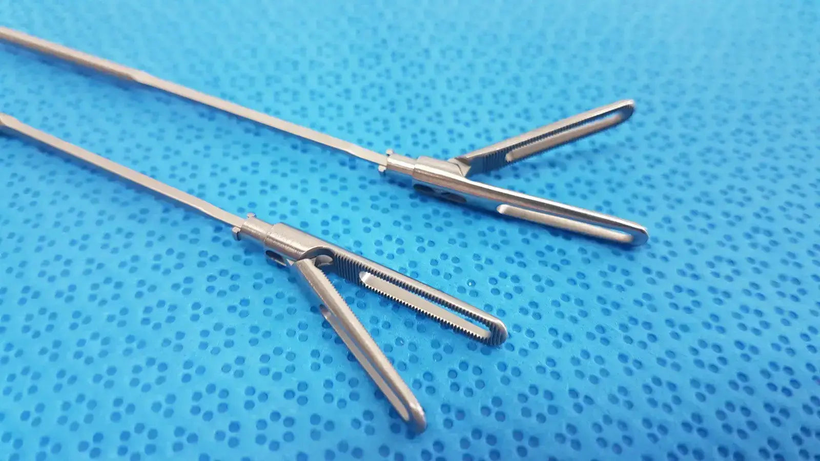 KARL STORZ Laparoscopic Grasper - Model 33310 Laparoscopic Grasper, second-hand product photo 3