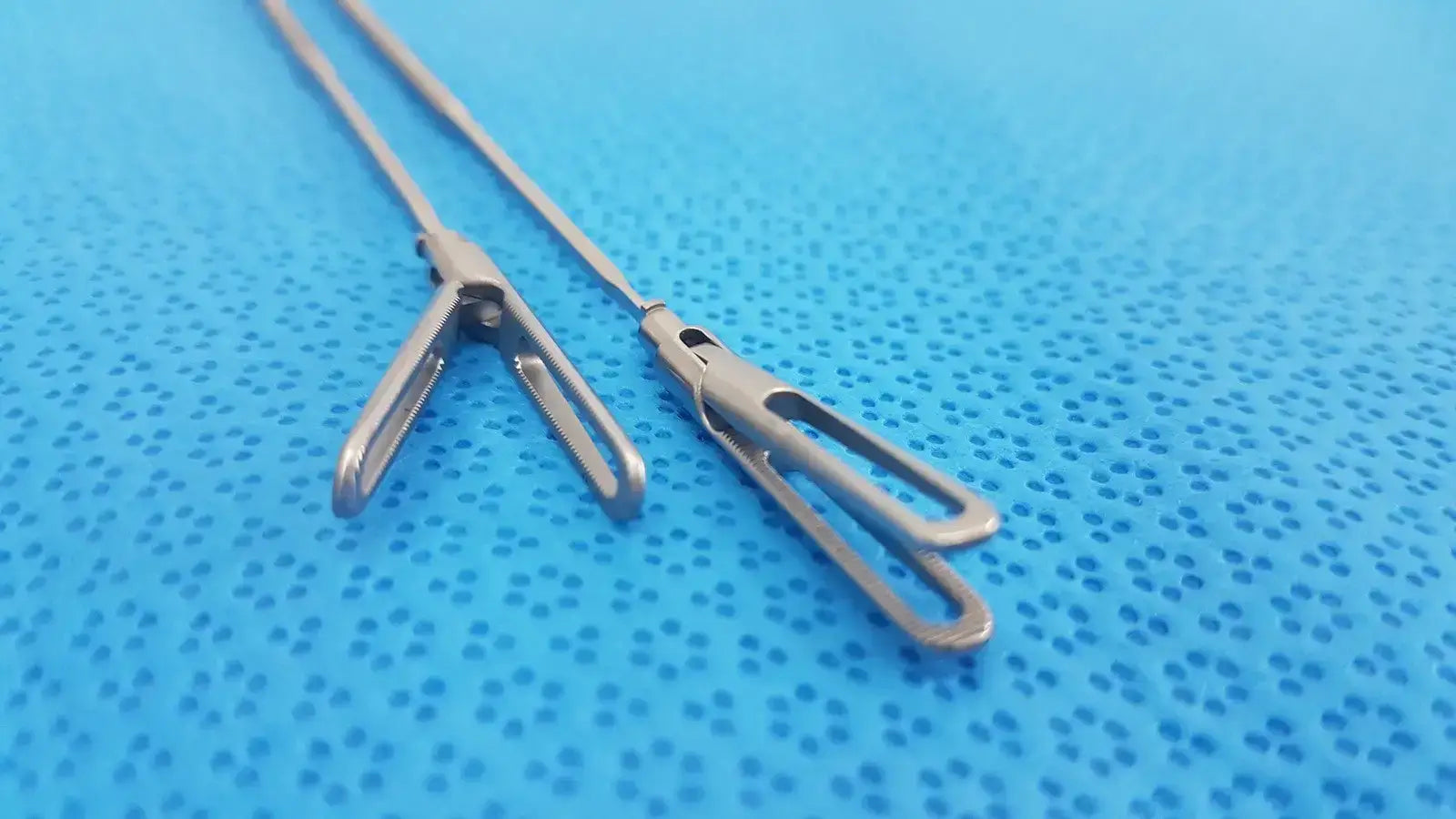KARL STORZ Laparoscopic Grasper - Model 33310 Laparoscopic Grasper, second-hand product photo 2