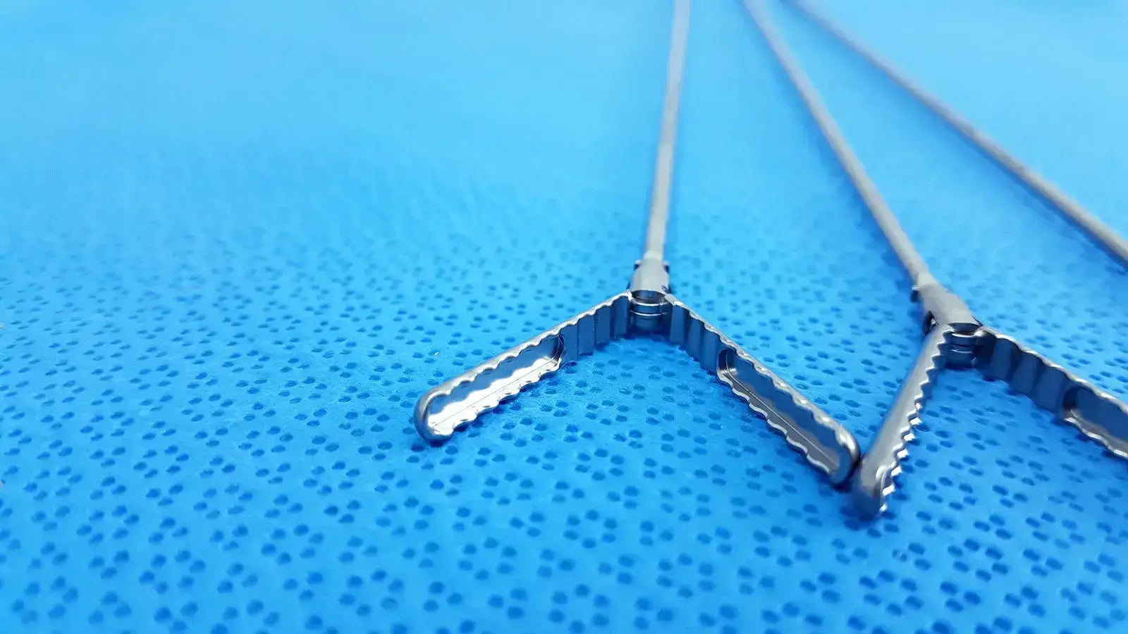 KARL STORZ Laparoscopic Grasper - Model 33530 LED Laparoscopic Grasper, second-hand product photo 4