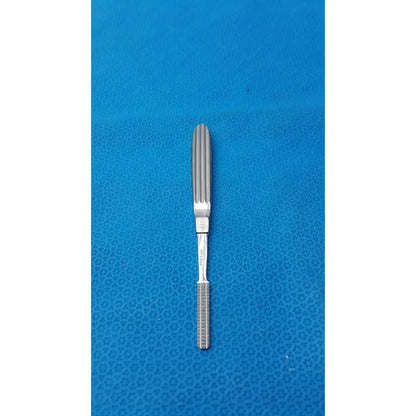 Silver karl storz stainless steel n4525 surgical instrument with ribbed tapered handle and textured grip