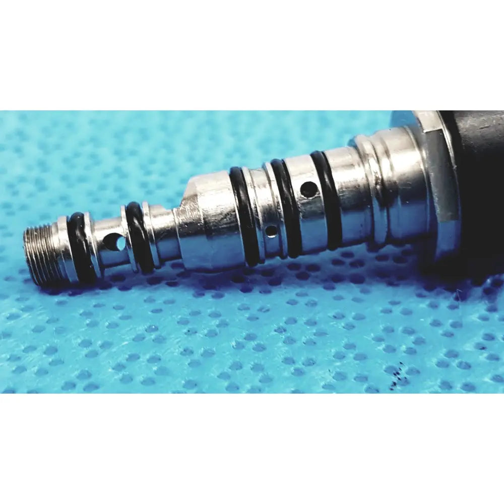 Silver metallic fuel injector with black rubber seals and threaded ends for kavos 460 led multiflex lux dental connector