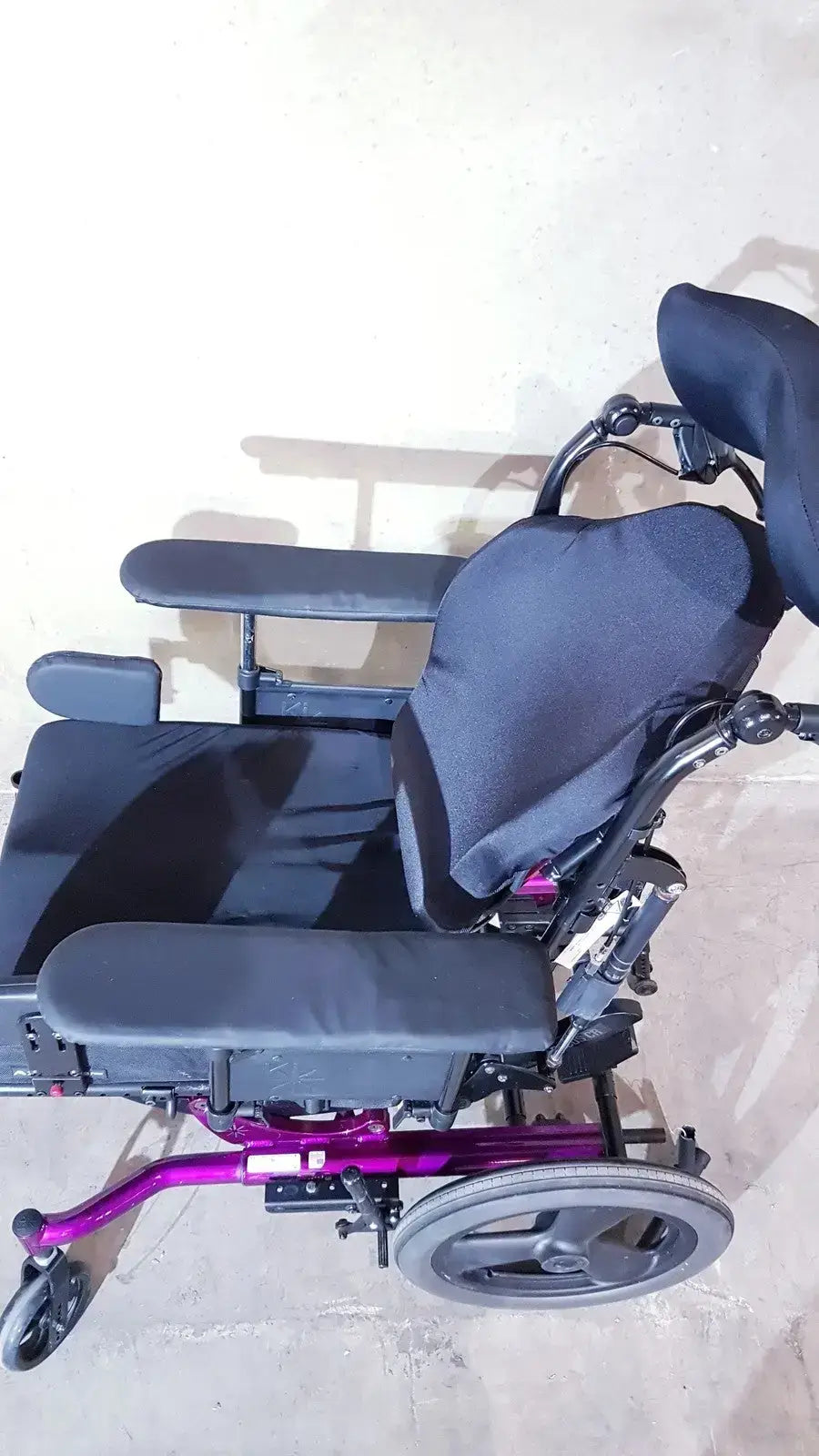 Ki Mobility Focus CR Tilt In Space Wheelchair Adjustable, All Show in Pictures Tilt-in-Space Wheelchair, second-hand product photo 11