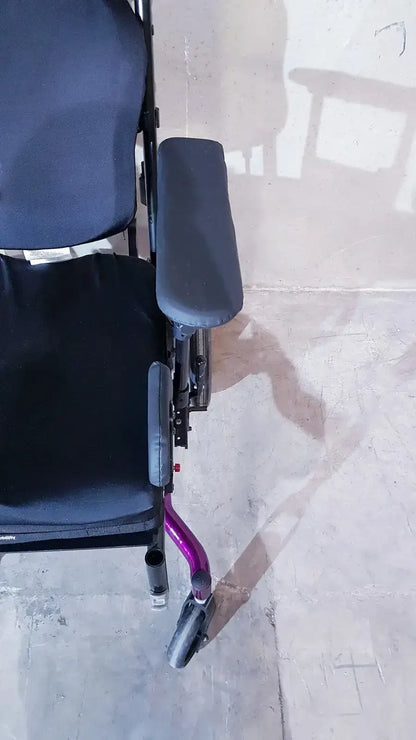 Ki Mobility Focus CR Tilt In Space Wheelchair Adjustable, All Show in Pictures Tilt-in-Space Wheelchair, second-hand product photo 4