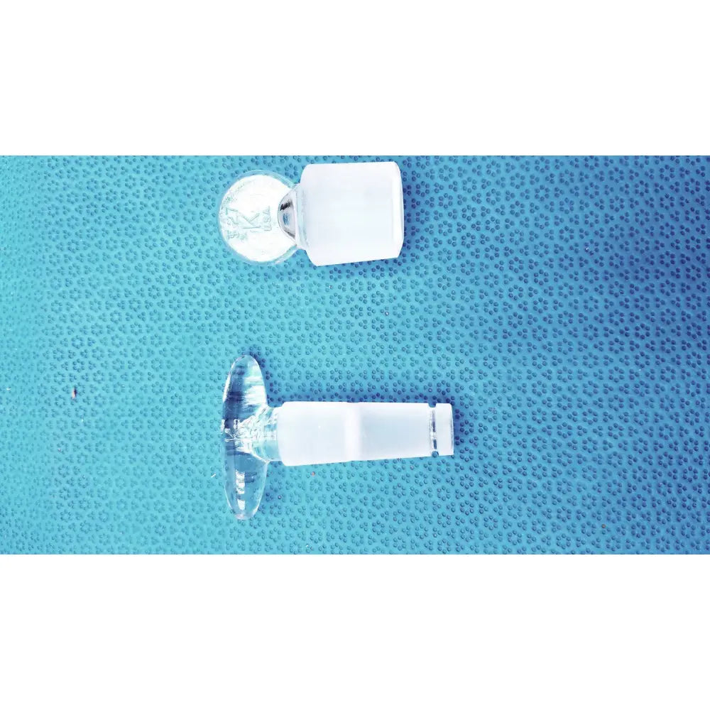 Kimax glass separatory funnel 500 ml with clear glass connectors, frosted white bodies, and transparent curved caps