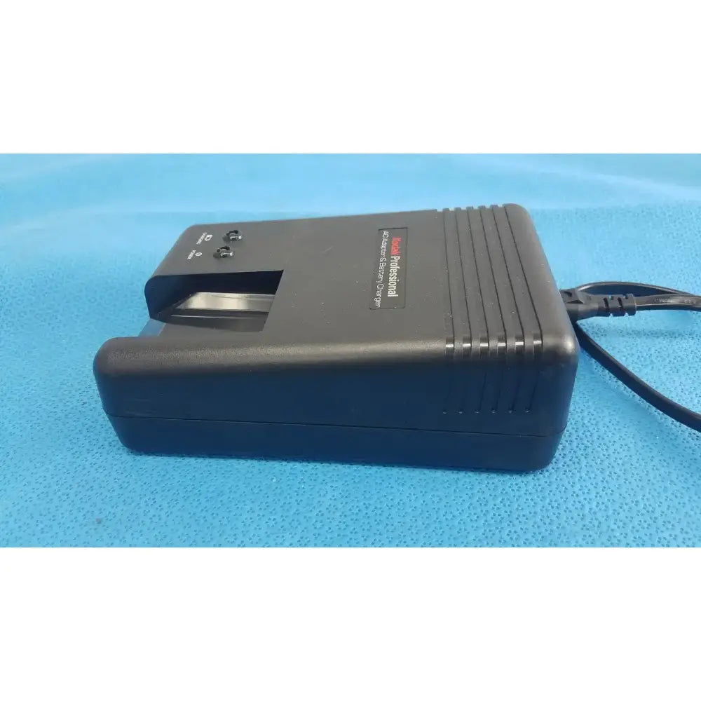 Kodak Professional DCS Pro 14n AC Adapter & Battery Charger w/ Charging Cable AC Adapter & Battery Charger, second-hand product photo 3