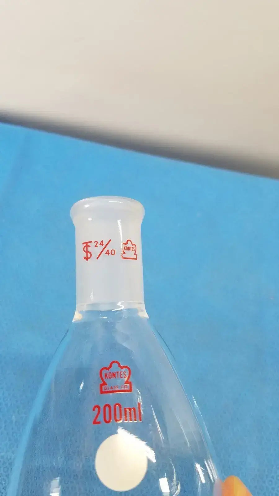 kontes 200 milliliter single-neck round bottom flask with a 24/40 joint. Round Bottom Flask, second-hand product photo 2