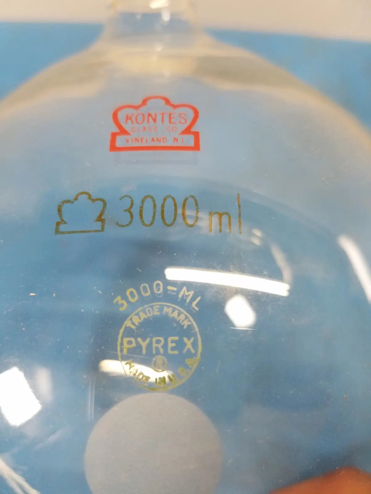 Kontes 3000 mL Round Bottom Glass Flask – Borosilicate Laboratory Round Bottom Flask, second-hand product photo 3