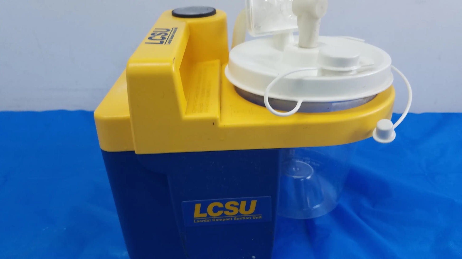 Laerdal Compact Suction Unit Ref 884301 Portable Suction Unit, second-hand product photo 7