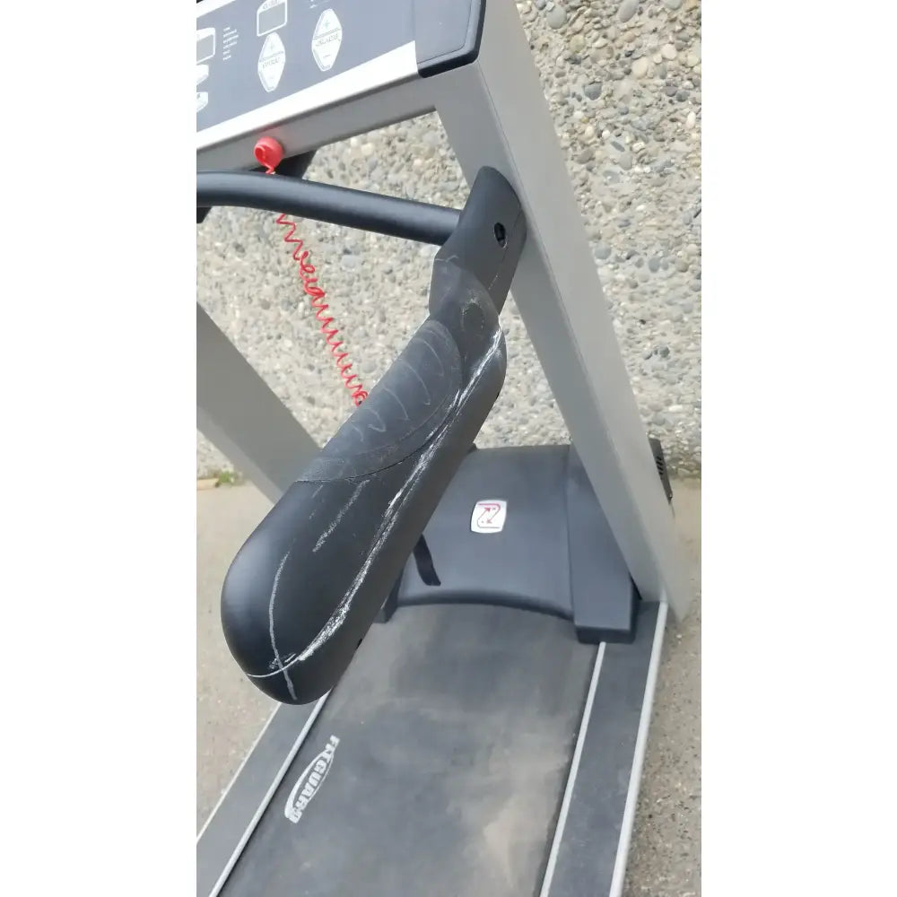 Reuse Medical Equipment Landice L8 Executive Rehabilitation Treadmill with Large Running Surface Treadmills, second-hand product photo 2
