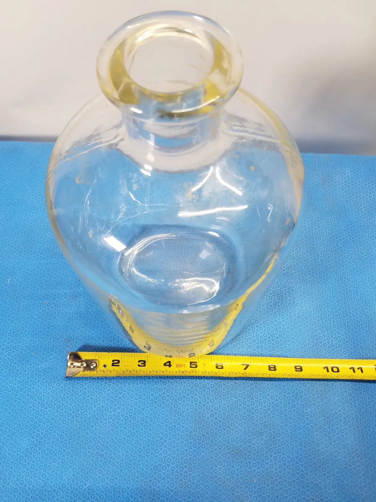 Unbranded Large Clear Glass Apothecary Bottle – Vintage Medical / Chemical Glassware Apothecary Bottle, second-hand product photo 3