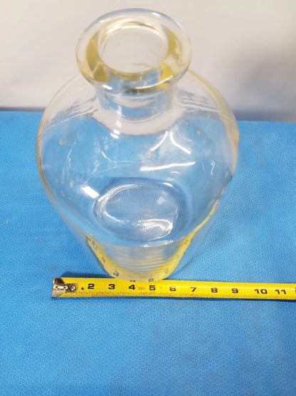 Unbranded Large Clear Glass Apothecary Bottle – Vintage Medical / Chemical Glassware Apothecary Bottle, second-hand product photo 3