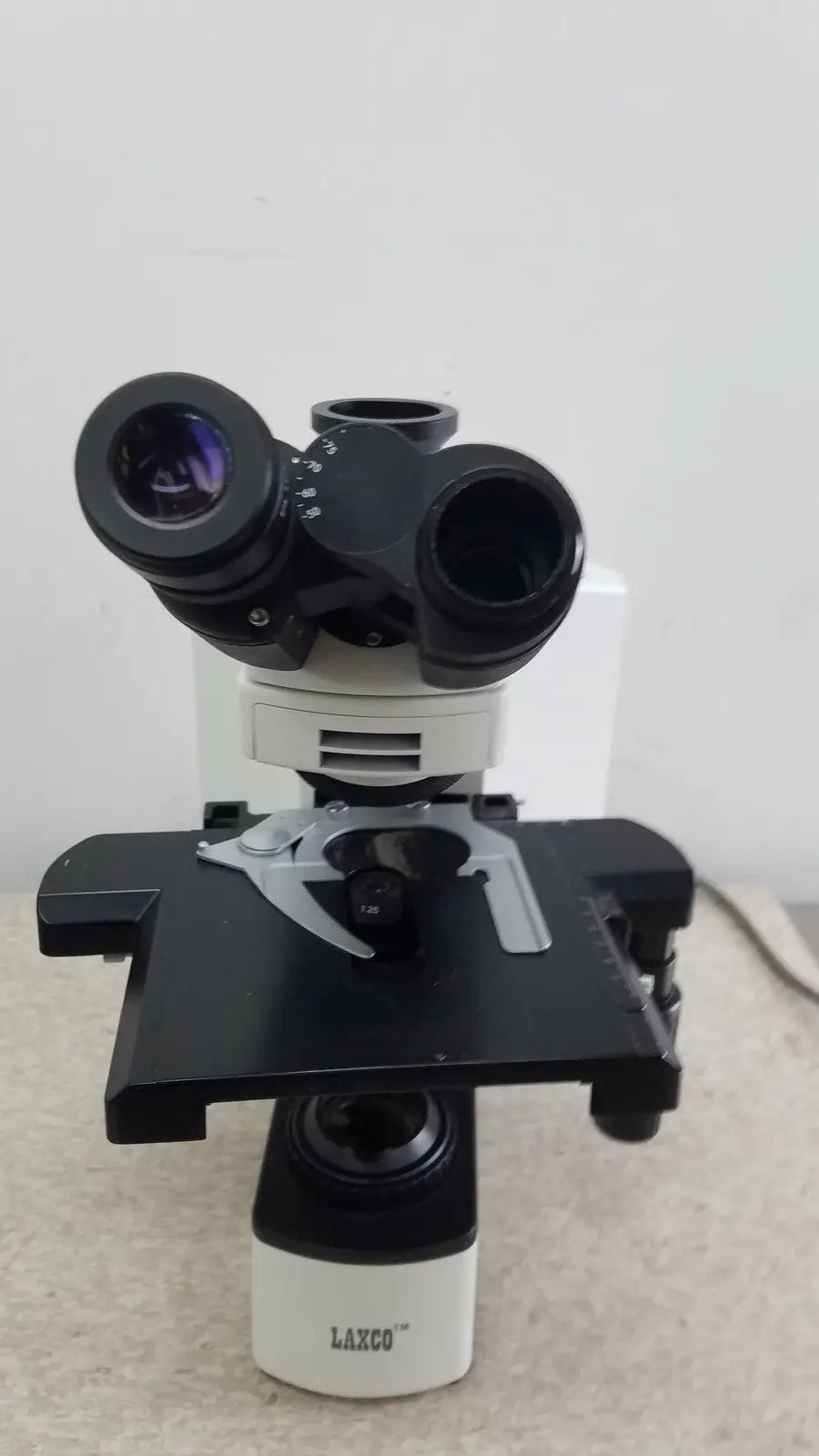 Reuse Medical Laxco LMC4-PH60 PH Trinoc Microscope Other Medical & Lab Equipment, as-is (for parts) product photo 1